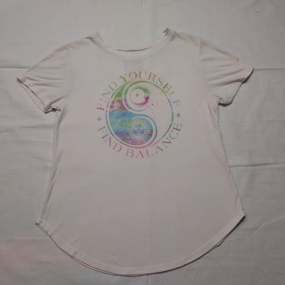 Modern Lux Shirt Women's White XS Tee Short Sleeve Round Neck Graphic Top